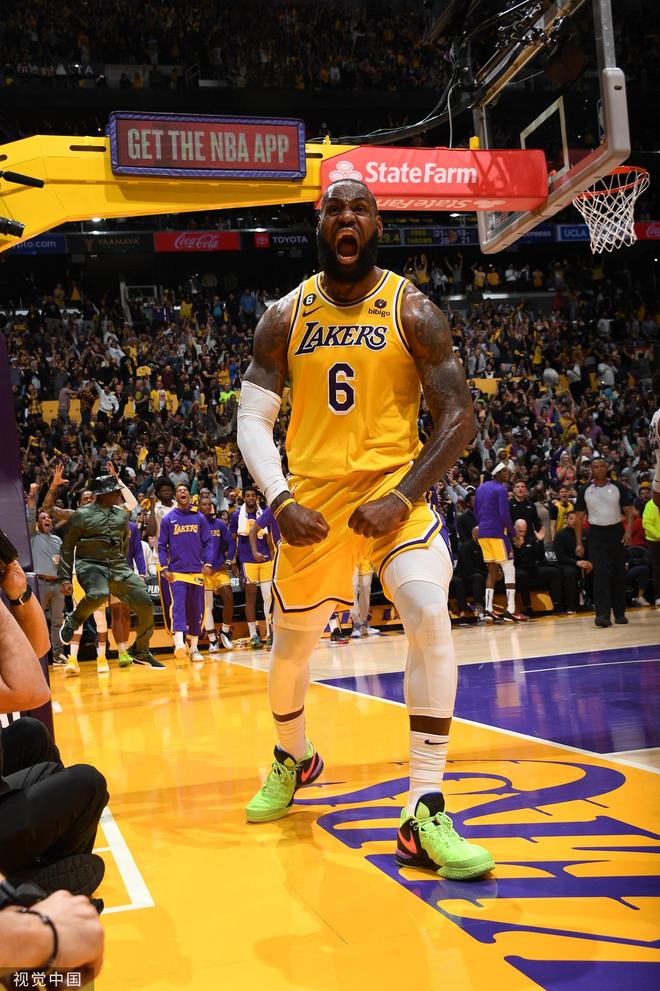 球员特征与 球员特征与